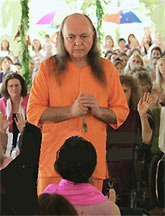 Adi Da Samraj 2005 Blessing His devotees